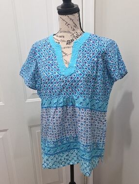 NWT Dressbarn Blue and Purple Floral V-Neck Smock Top